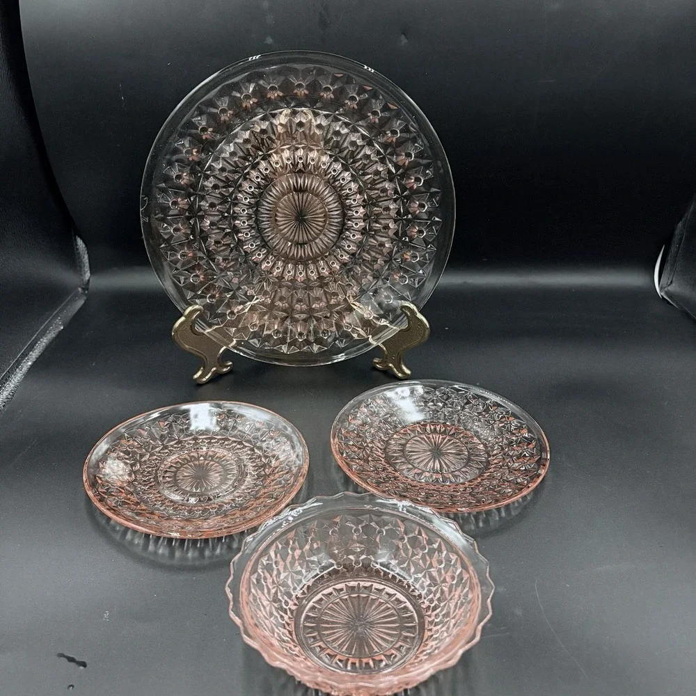 Jeannette Depression Glass‎ Pink  Button & Bows 4 Piece Set Plate Soup Salad 9